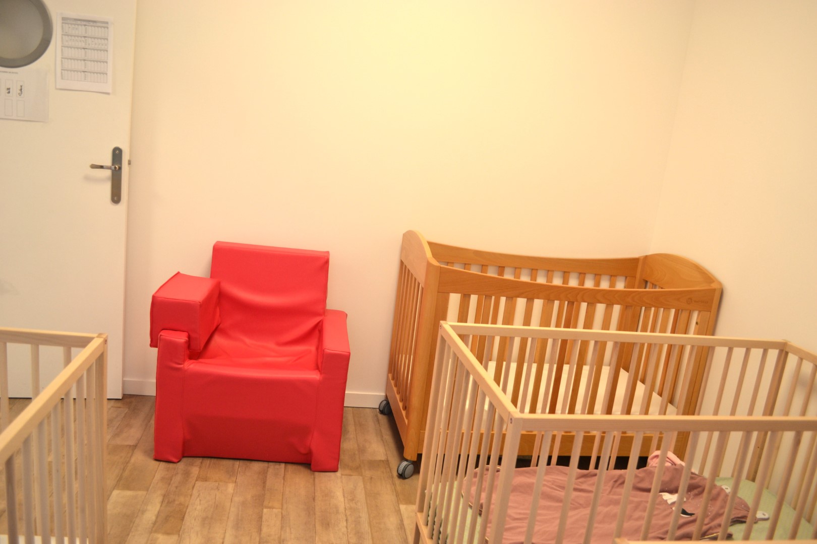 Fauteuil d'allaitement (structure 13)